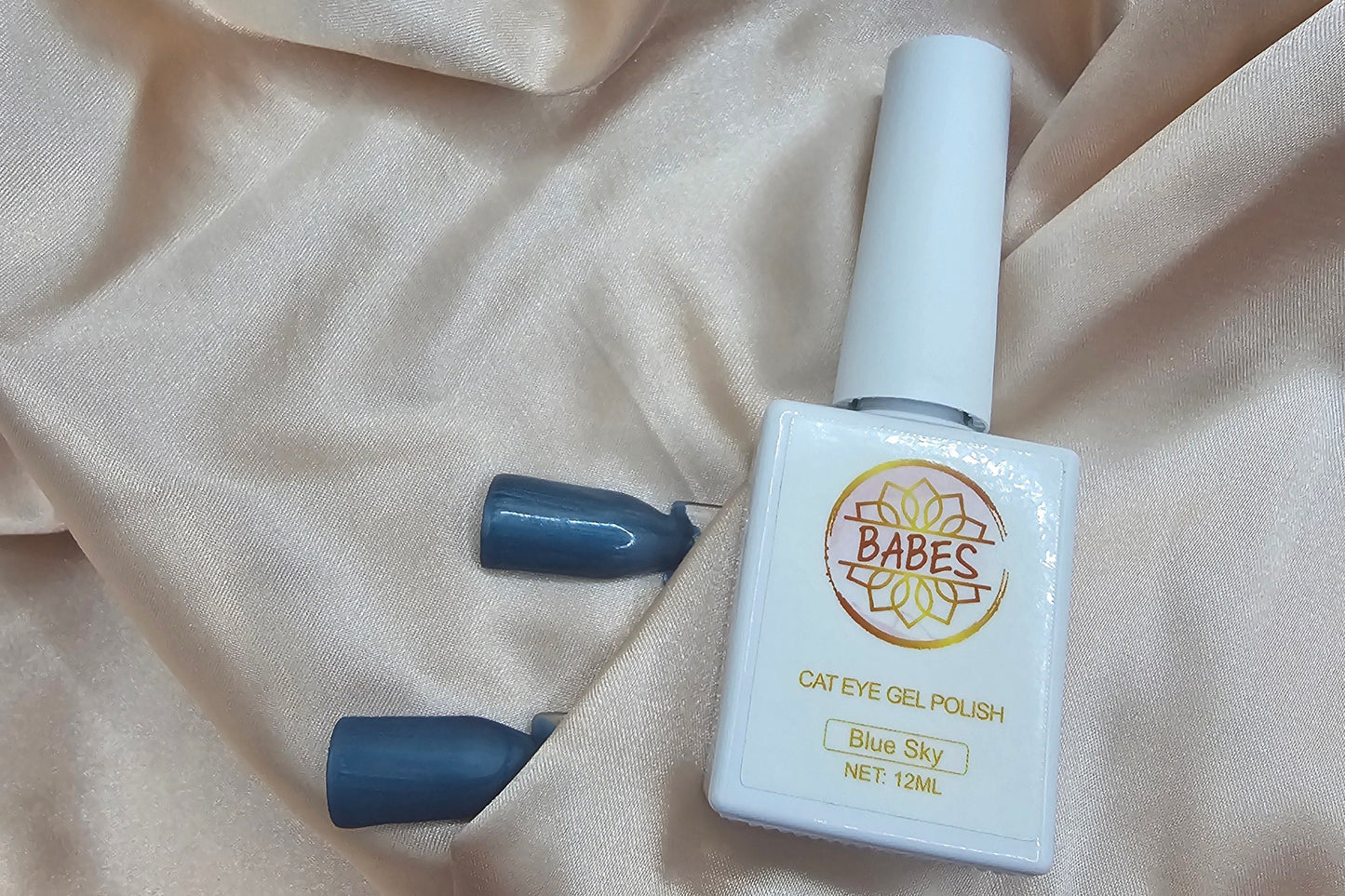 Cat Eye Gel Nail Polish